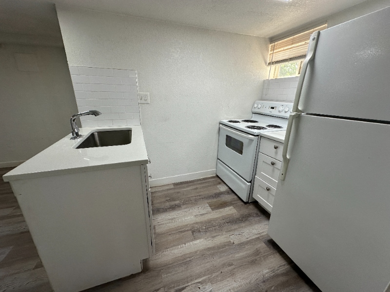Building Photo - 817 1st St