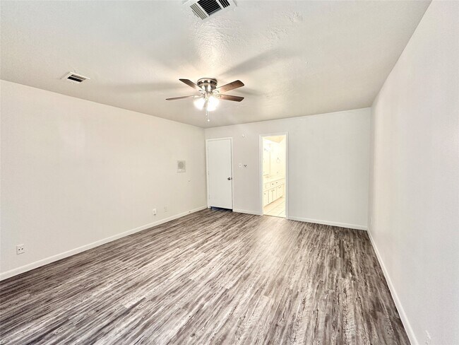 Building Photo - 43 W Torch Pine Cir