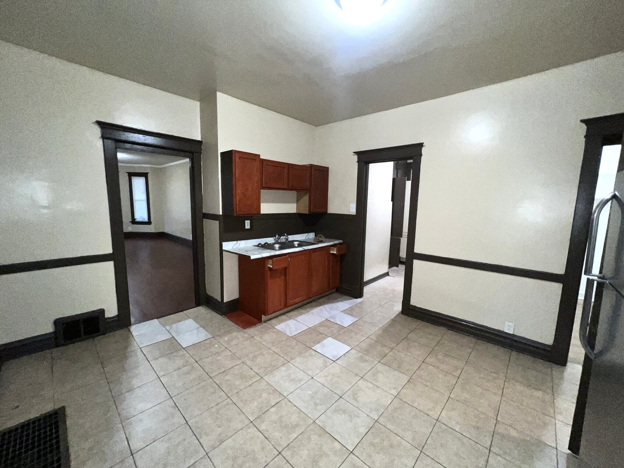 Building Photo - 12015 S Stewart Ave