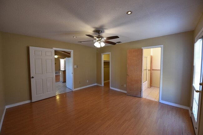 Building Photo - 106 Rawhide Trail
