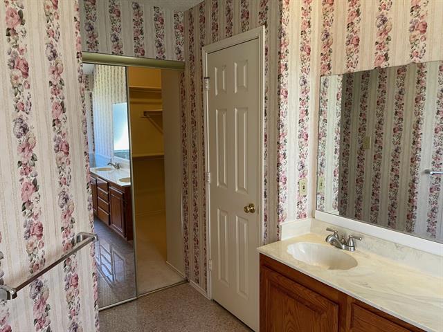 Building Photo - 1520 Mission Ridge Trail