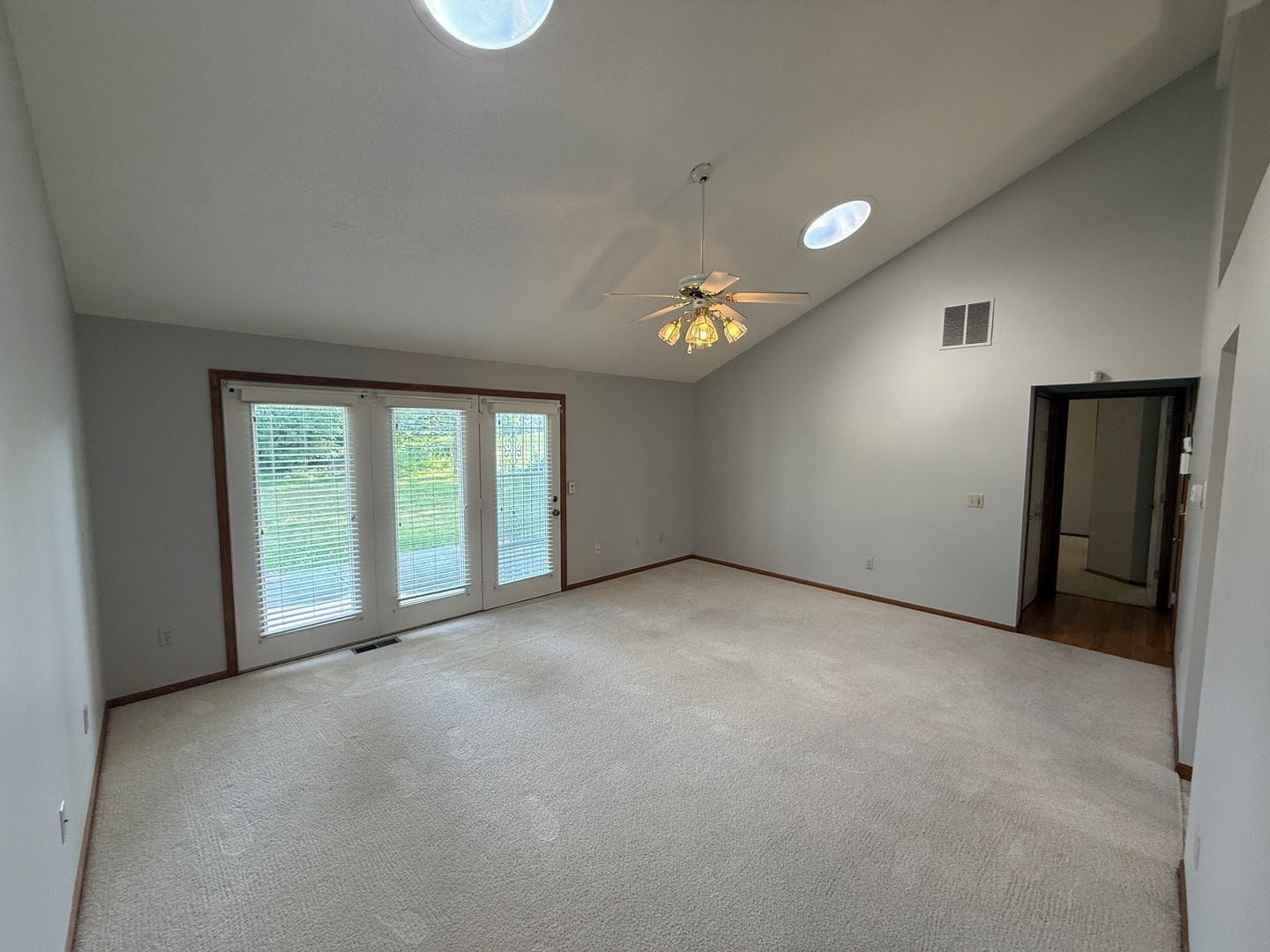 Building Photo - 5018 Goldfinch Ln