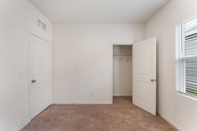 Building Photo - 6032 Pearl Mdw