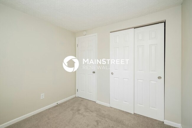 Building Photo - 4 Bedroom Pet-Friendly Home in Indianapoli...