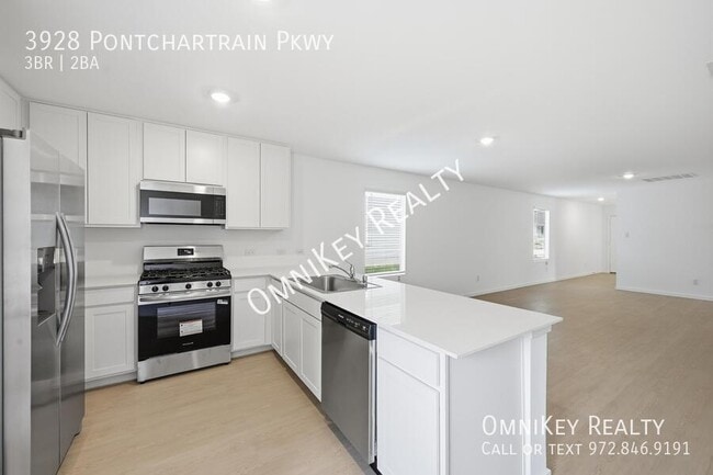 Building Photo - 3928 Pontchartrain Pkwy