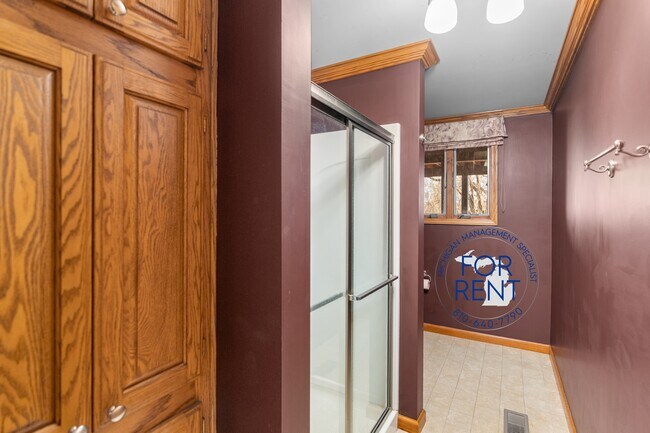 Building Photo - 7255 E Baldwin Rd