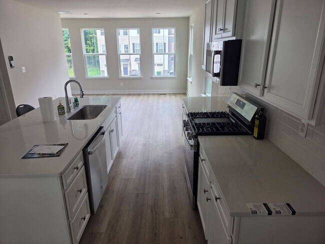 Building Photo - 3 Bedroom 2 1/2 Bath Brand New Townhouse