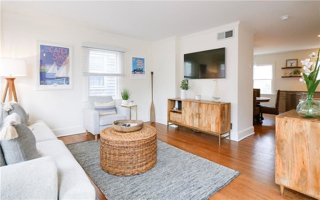 Building Photo - 45 1/2 2nd St