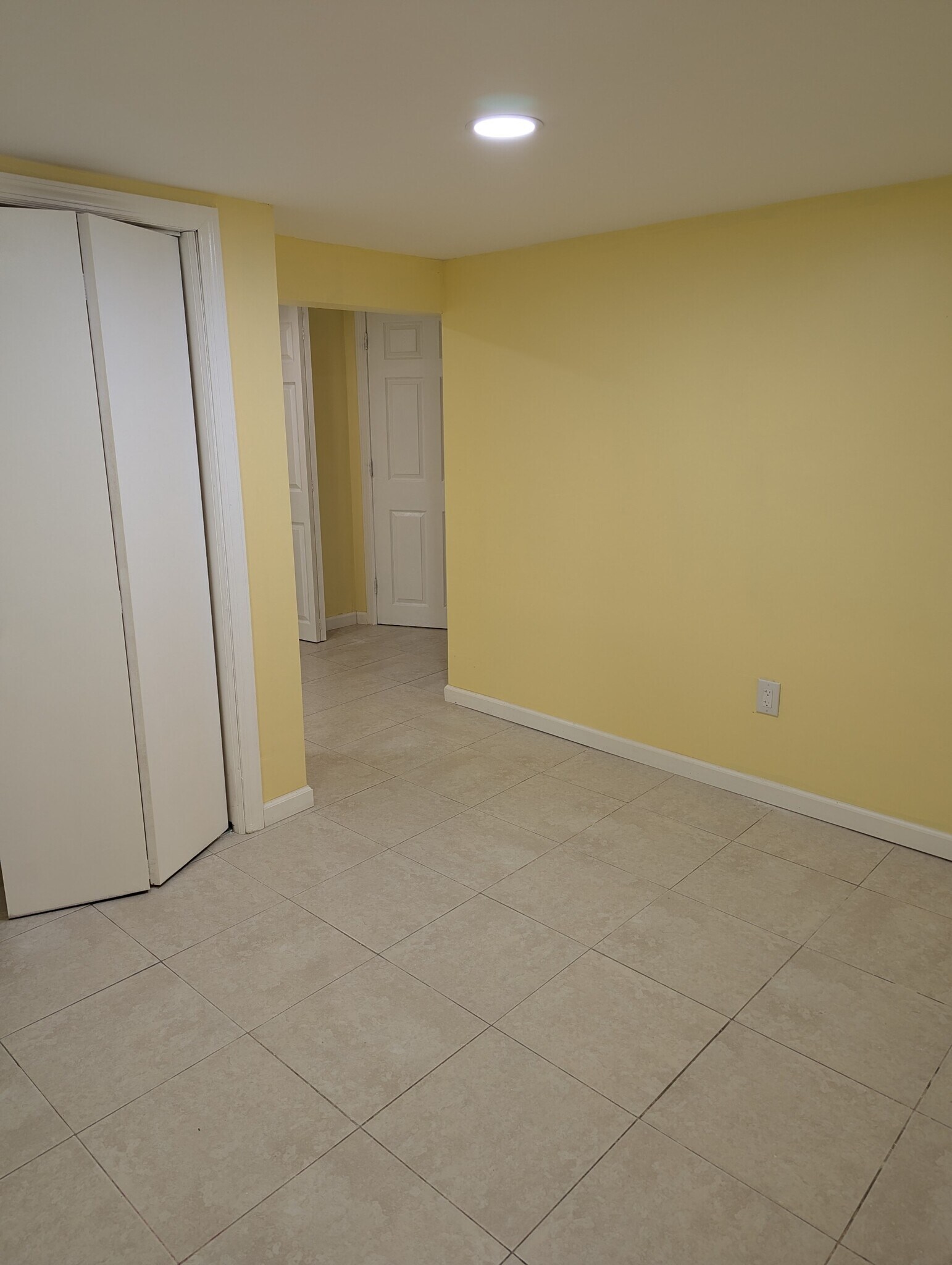 Building Photo - 174 Wright St