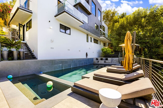 Building Photo - 7317 Caverna Dr