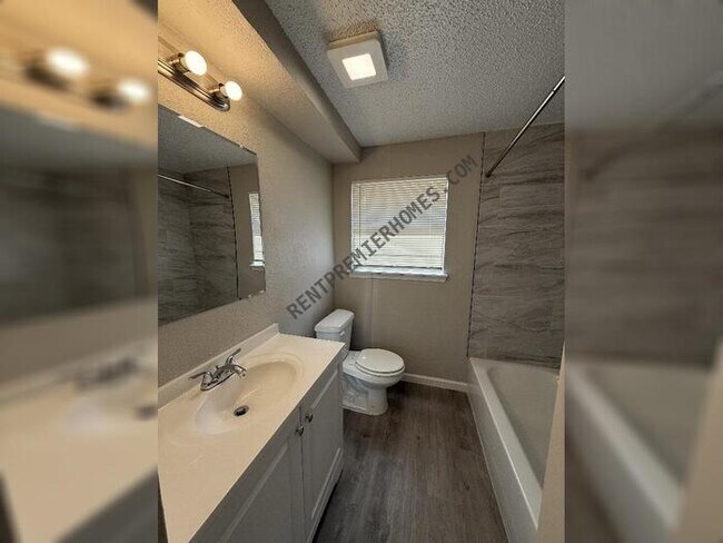 Building Photo - 1425 Marydale Ave