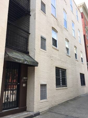 Building Photo - 15 E Read St