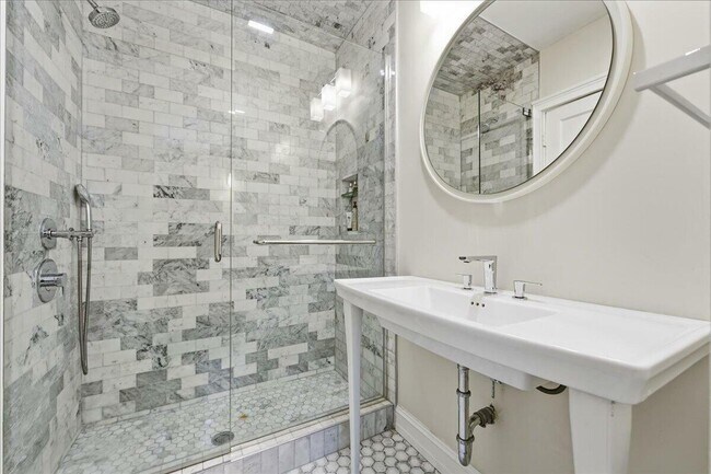 Building Photo - 459 NE 15th Ave