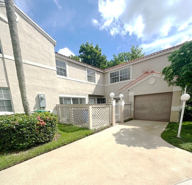 Building Photo - 10919 Mainsail Dr