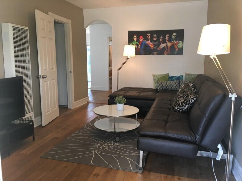 Building Photo - 6726 Leland Way