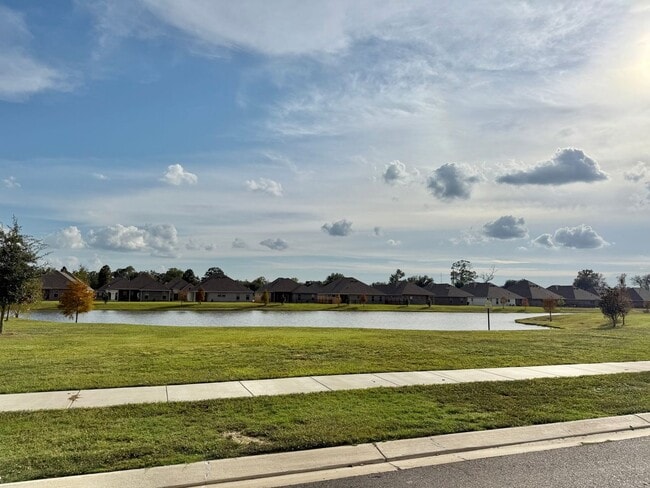Building Photo - Home For Lease