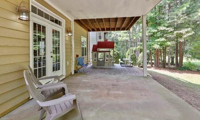 Building Photo - 164 Greenview Dr