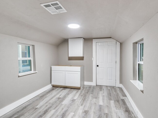 Building Photo - Beautiful 4 bedroom home in Guthrie - Move in Deposit-Free! (If Qualified)