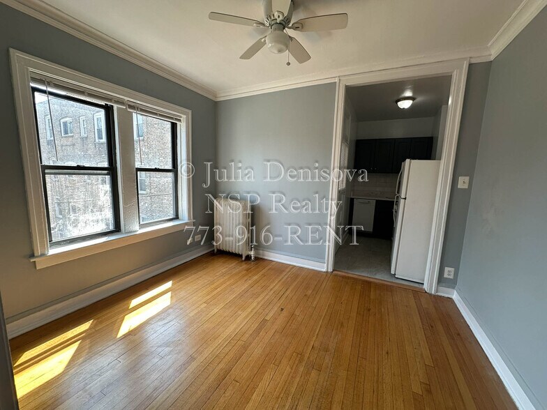 Building Photo - 1319 W Estes Ave