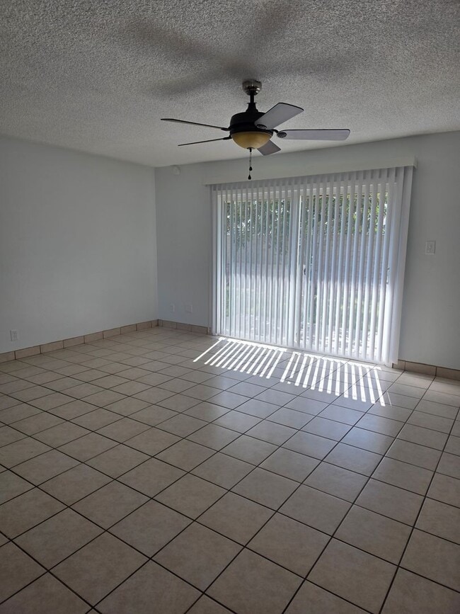 Building Photo - OPEN HOUSE 9/6/2025 From 12pm-2pm 3bed 2 B...