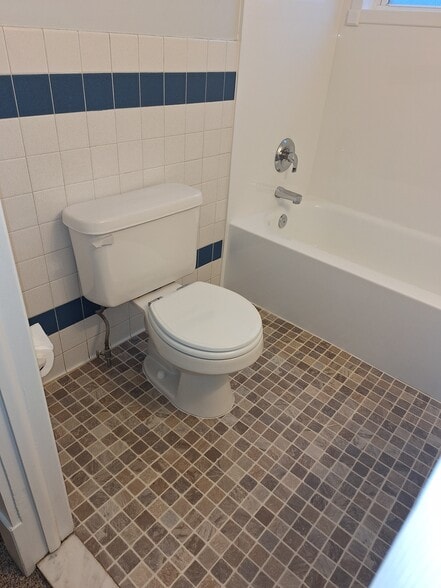 Bath - 121 Ontario St