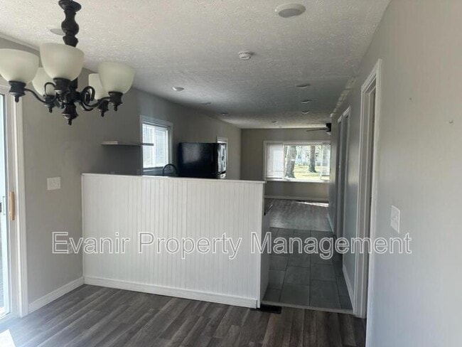 Building Photo - 955 Chelsea Ave