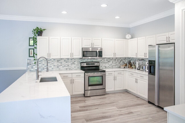 Building Photo - 2877 SW Venice Ct