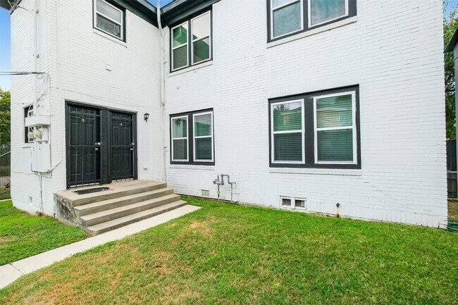 Building Photo - 2802 Arbor St