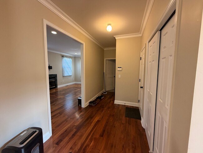 Building Photo - 87 Timberhill Dr