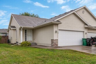 Building Photo - FULLY FENCED IN YARD!! 3 Bedroom, 2.5 Bathroom Home in Ankeny