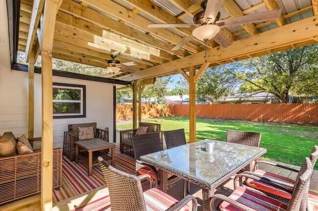 Building Photo - 2310 Dove Springs Dr