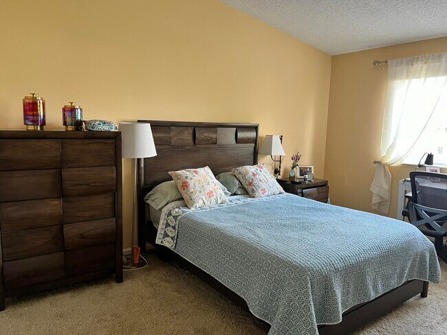 Building Photo - 6787 Via Regina