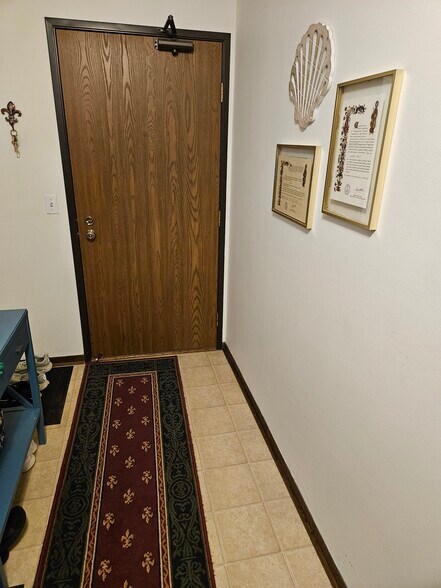 Building Photo - 5697 Green Circle Dr