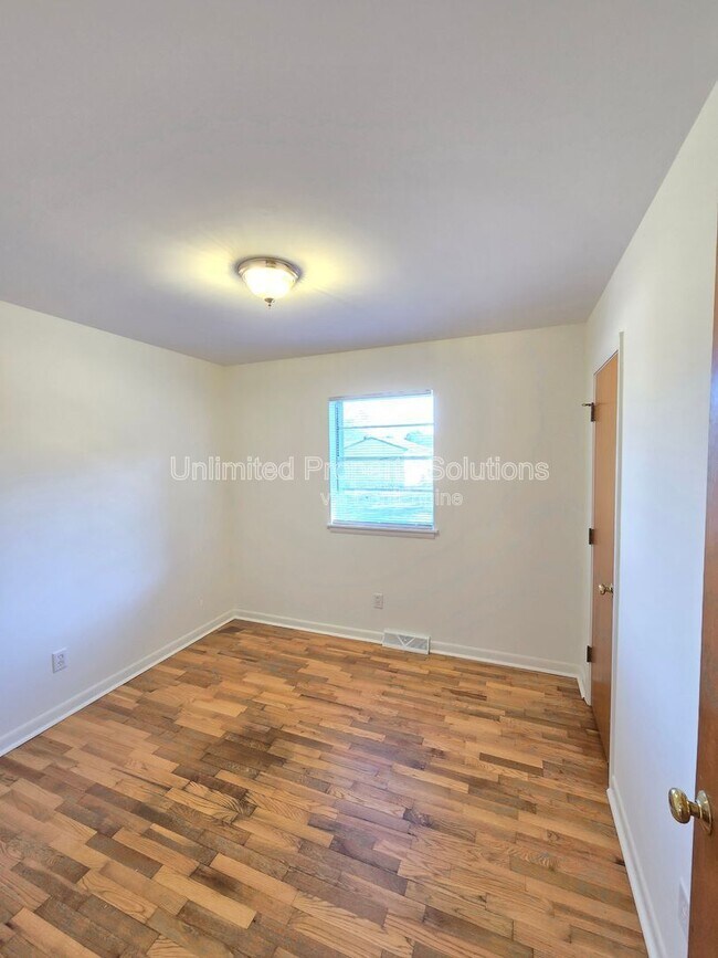 Building Photo - 6405 Myrtle Grove Rd
