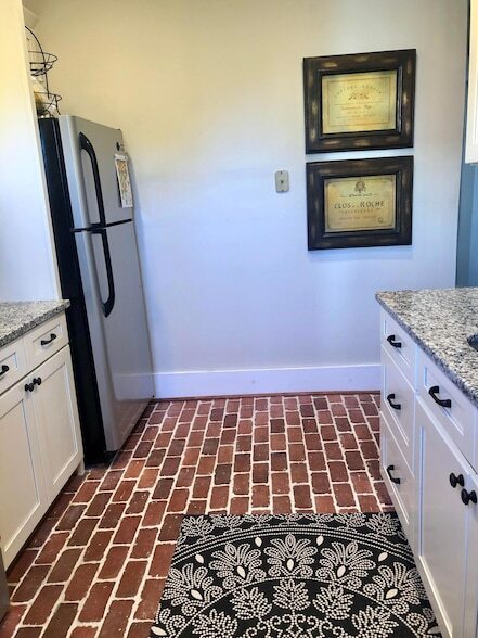 Building Photo - 65 Vanderhorst St