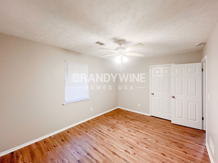 Building Photo - 5063 Springtree Ct