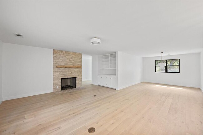 Building Photo - 302 Westlake Dr