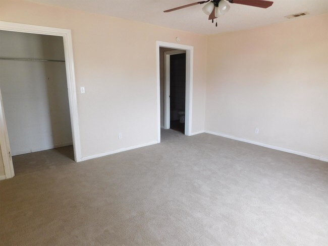 Building Photo - 1411 S Buchanan St