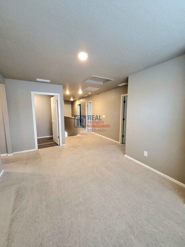 Building Photo - 6075 Sun Mesa Cir
