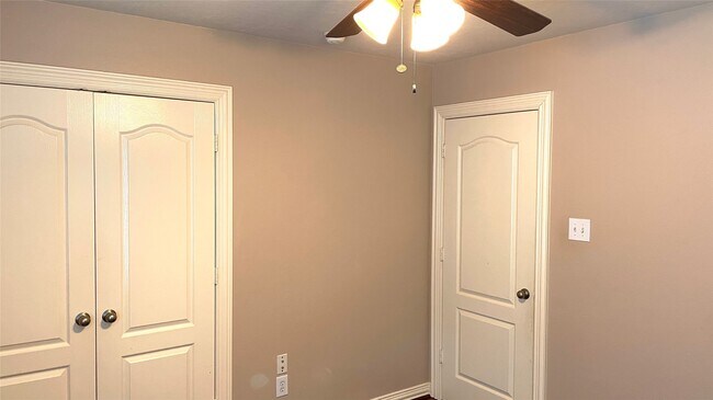 Building Photo - 3518 Ewing Dr