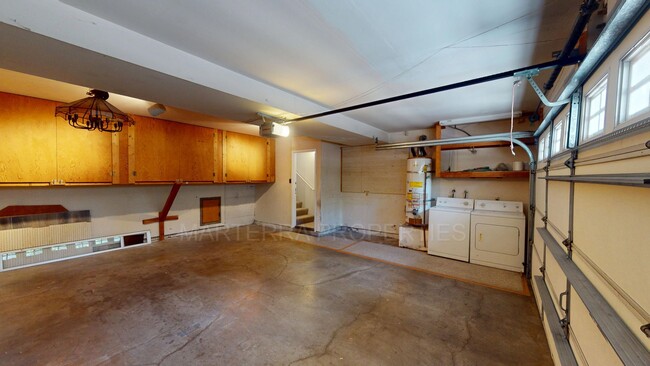 Building Photo - Beautiful 2 Primary Bedroom in Turtle Rock...