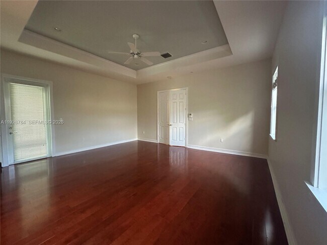 Building Photo - 15335 SW 80th Ave