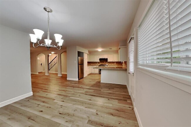 Building Photo - 3434 Hickory Hollow Rd