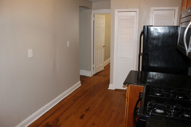 Building Photo - 5024 N Winthrop Ave