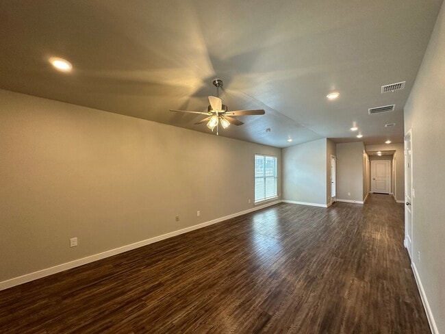 Building Photo - 3402 Tiffin Ave