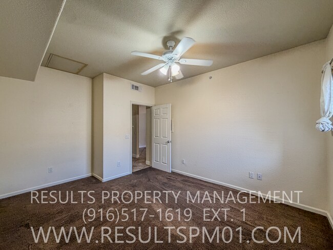 Building Photo - Spacious One Bedroom located in the Villas at Diamond Creek