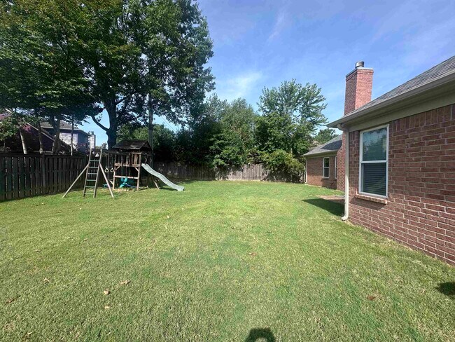 Building Photo - 8305 Crimson Creek Dr