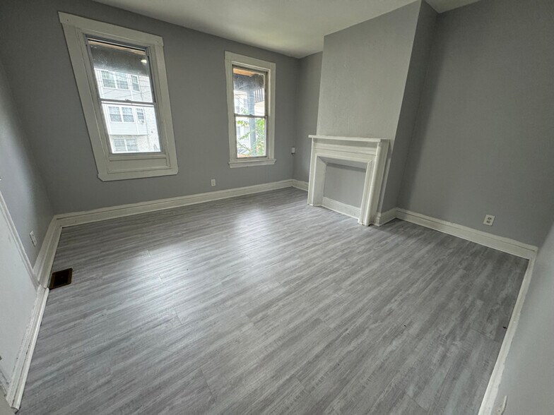Building Photo - 77 2nd St