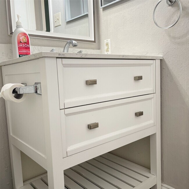 Building Photo - 8718 Victorian Village Dr