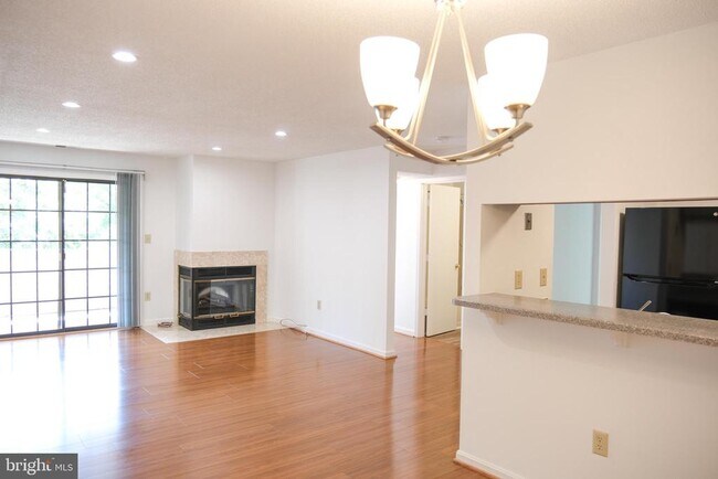 Building Photo - 6941 Mary Caroline Cir